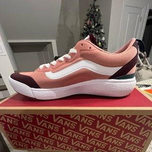 NWT Vans Ultrarange Exo